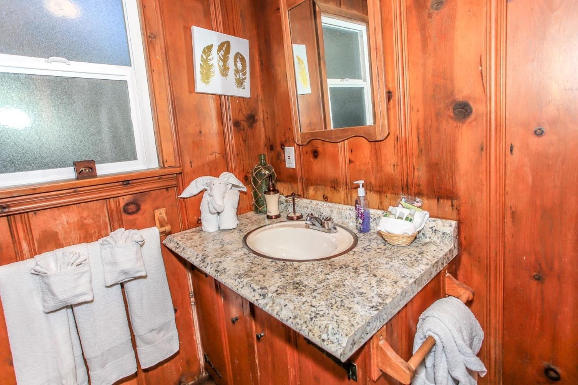 Snow Bunny Lodge - Perfect Big Bear Getaway! Deck With A New Hot Tub And Charcoal Barbecue! Big Bear Lake Exterior photo