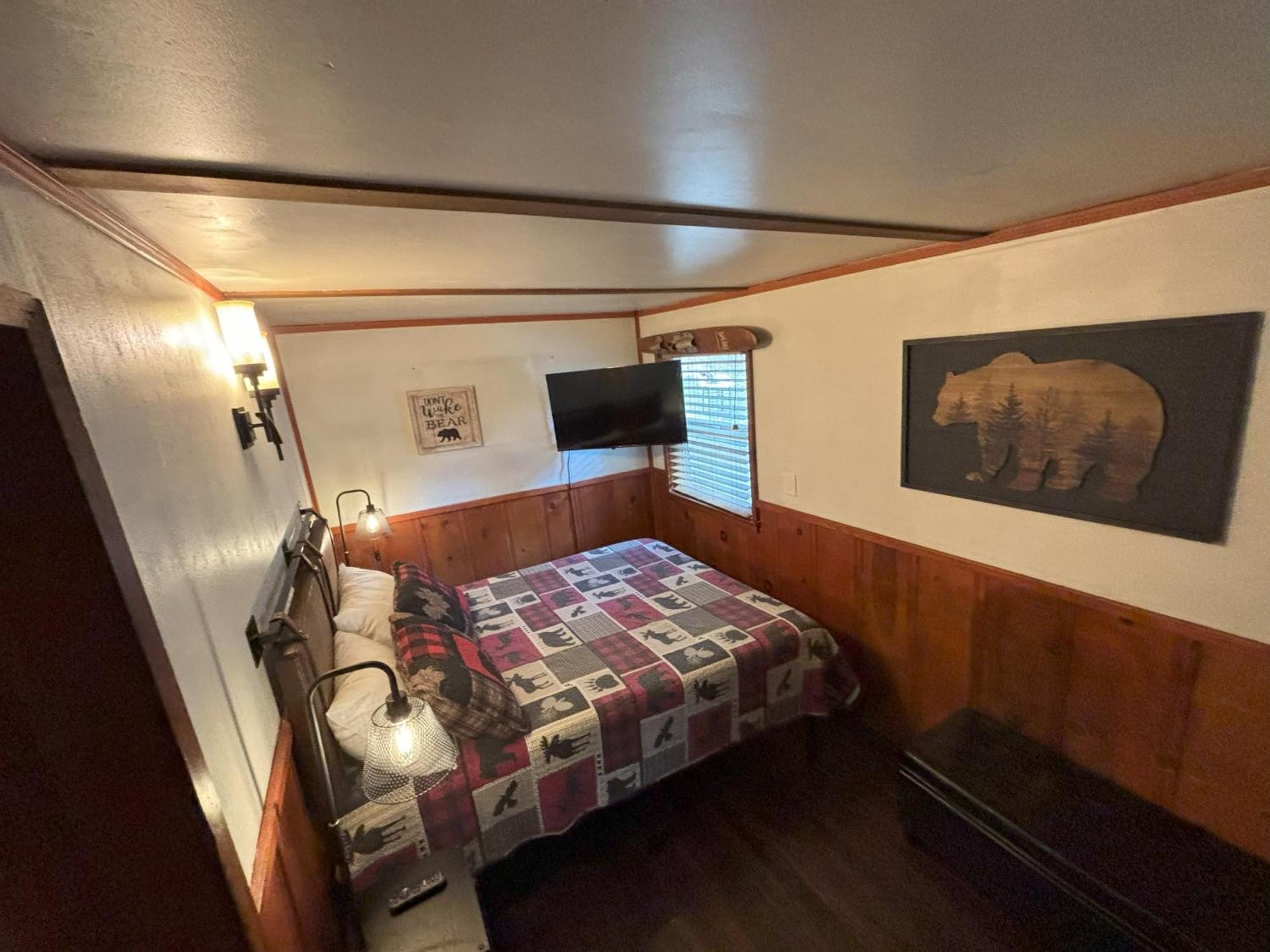 Snow Bunny Lodge - Perfect Big Bear Getaway! Deck With A New Hot Tub And Charcoal Barbecue! Big Bear Lake Exterior photo