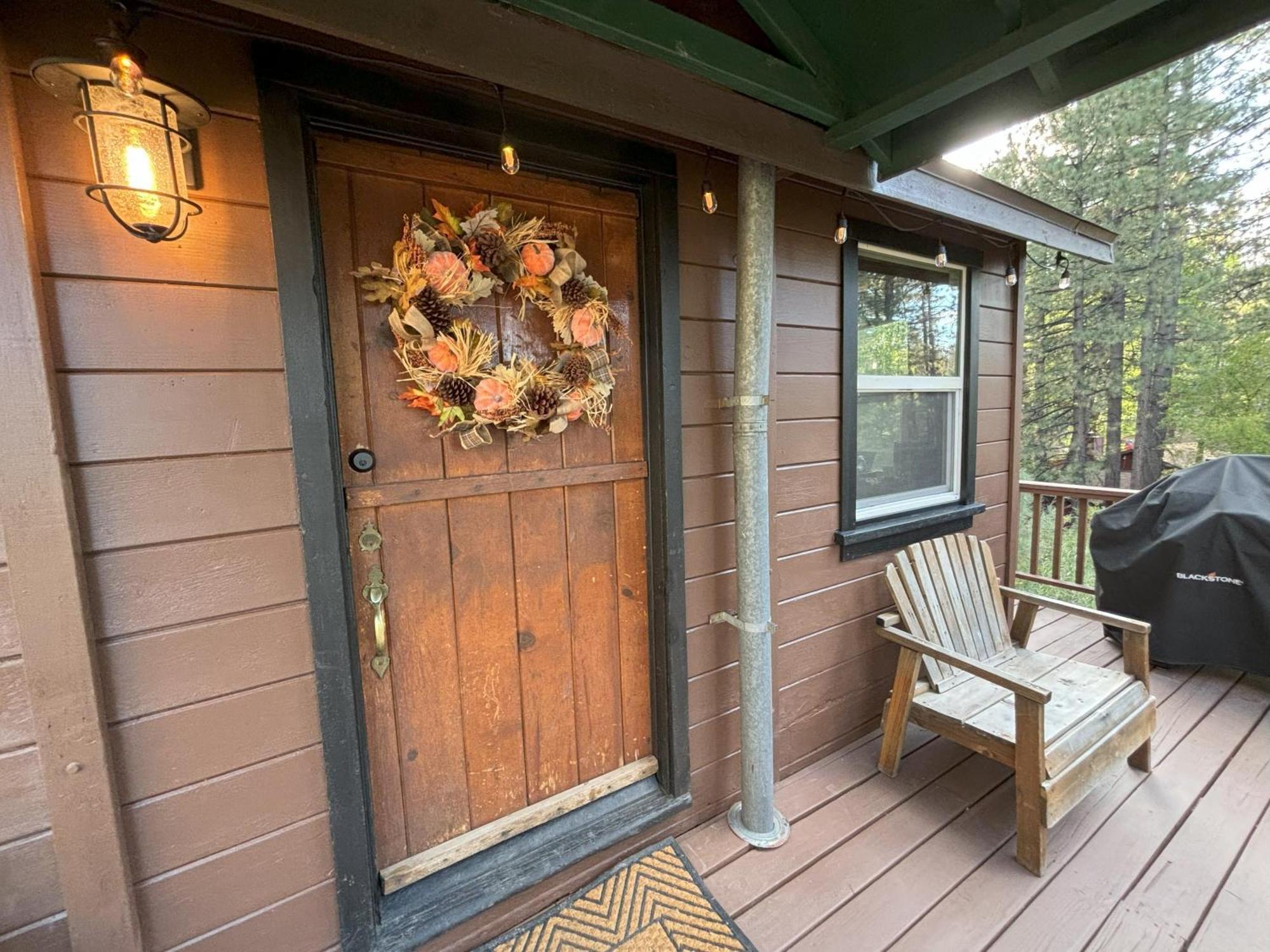Snow Bunny Lodge - Perfect Big Bear Getaway! Deck With A New Hot Tub And Charcoal Barbecue! Big Bear Lake Exterior photo